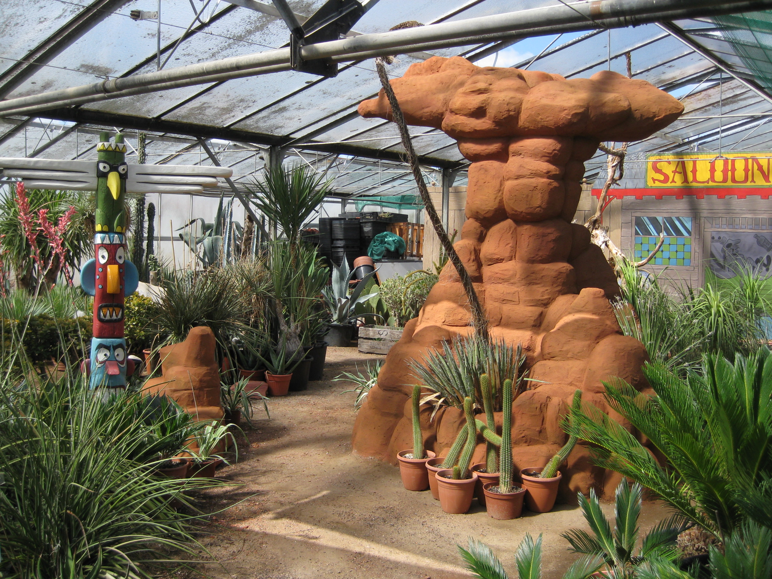 Personnage sculptée